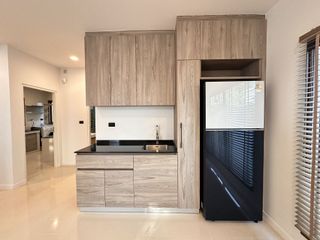 For rent 4 bedrooms house in Bang Kapi, Bangkok