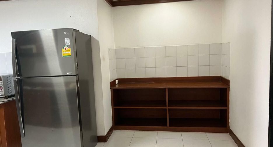 ให้เช่า 3 ห้องนอน คอนโด ใน วัฒนา, กรุงเทพฯ