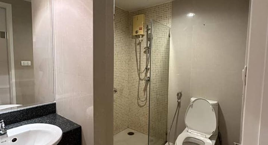 For sale 2 bedrooms condo in Din Daeng, Bangkok