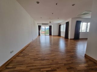 For rent 3 bedrooms apartment in Sathon, Bangkok