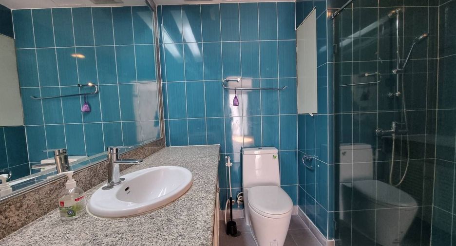 For rent 3 bedrooms apartment in Sathon, Bangkok