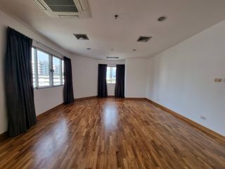 For rent 3 bedrooms apartment in Sathon, Bangkok