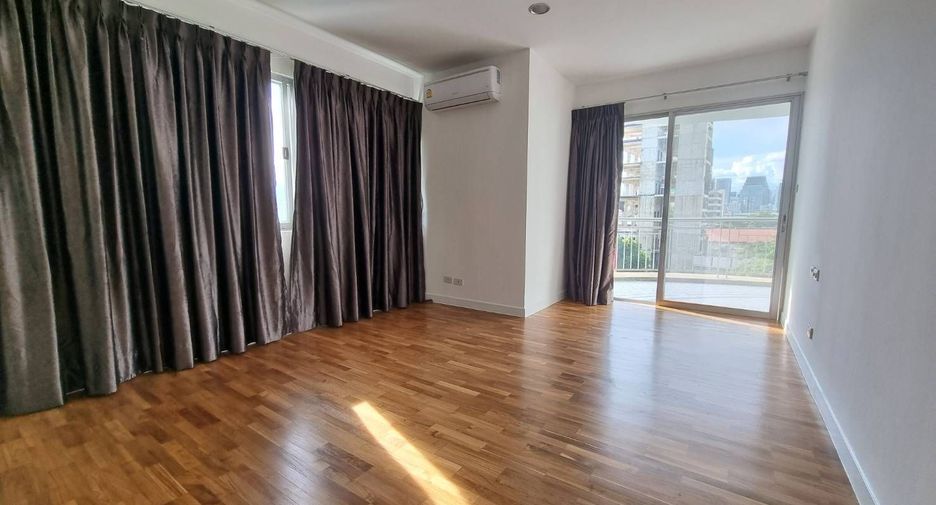 For rent 3 bedrooms apartment in Sathon, Bangkok