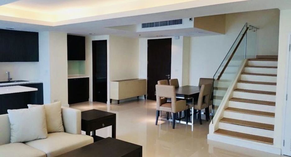 For rent 2 bedrooms condo in Yan Nawa, Bangkok