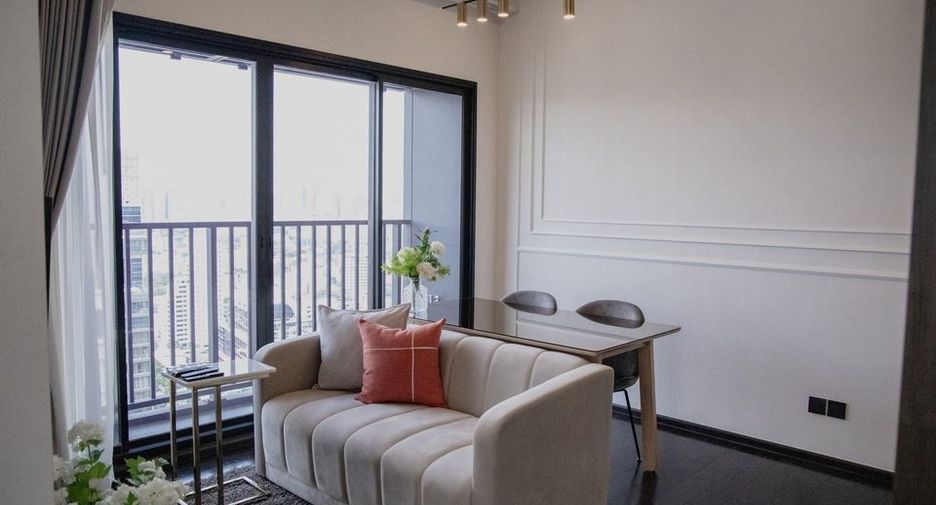For rent 2 bedrooms condo in Watthana, Bangkok