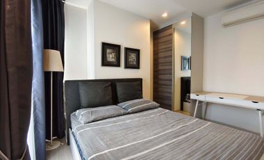 À louer 2 chambres condo à Huai Khwang, Bangkok