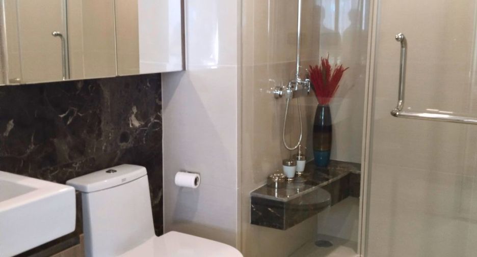 For sale 2 bedrooms condo in Watthana, Bangkok