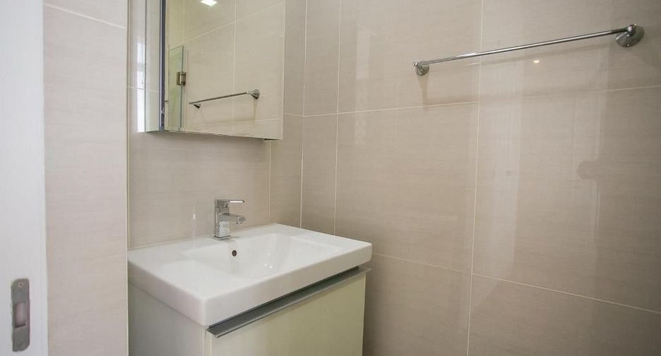 Condo en alquiler de 2 habitaciones en Khlong Toei, Bangkok