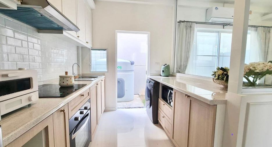 Reihenhaus zur Miete mit 3 Zimmer in Prawet, Bangkok