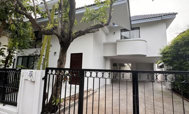 For rent 5 bedrooms house in Watthana, Bangkok