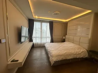 À vendre 2 chambres condo à Huai Khwang, Bangkok