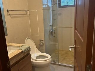 À vendre 2 chambres condo à Huai Khwang, Bangkok