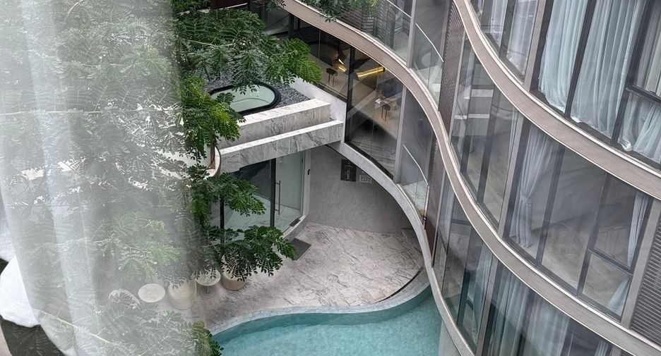 For rent 2 bedrooms condo in Khlong Toei, Bangkok