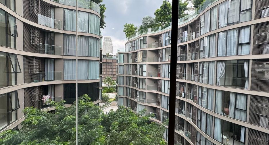 For rent 2 bedrooms condo in Khlong Toei, Bangkok