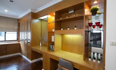 À louer 3 chambres condo à Watthana, Bangkok