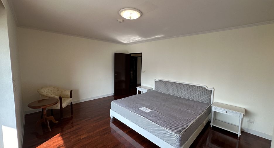 Wohnung zur Miete mit 3 Zimmer in Watthana, Bangkok