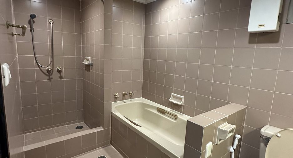 Wohnung zur Miete mit 3 Zimmer in Watthana, Bangkok