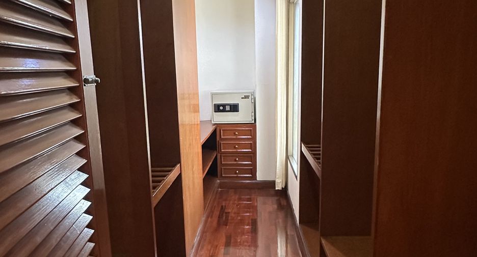 Wohnung zur Miete mit 3 Zimmer in Watthana, Bangkok