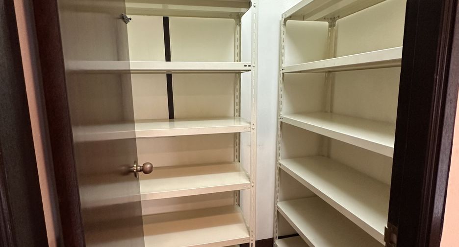 Wohnung zur Miete mit 3 Zimmer in Watthana, Bangkok