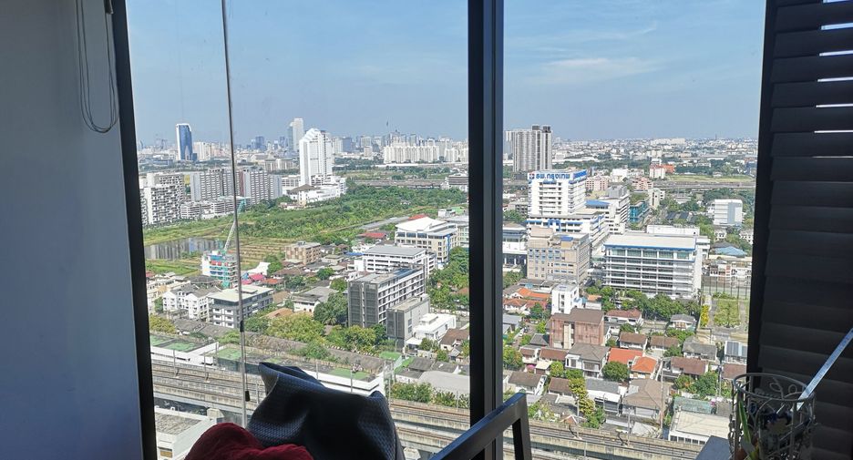 For sale 1 bed condo in Watthana, Bangkok