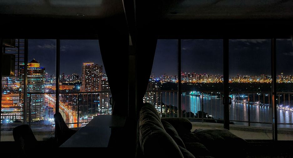 À vendre 2 chambres condo à Yan Nawa, Bangkok