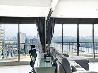 À vendre 2 chambres condo à Yan Nawa, Bangkok