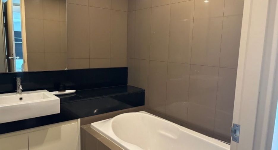 Condo en alquiler de 2 habitaciones en Khlong Toei, Bangkok