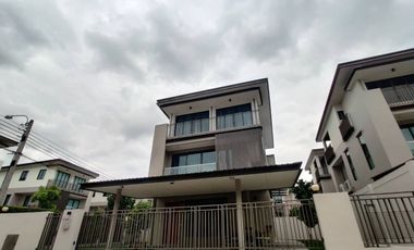Casa en alquiler de 3 habitaciones en Prawet, Bangkok