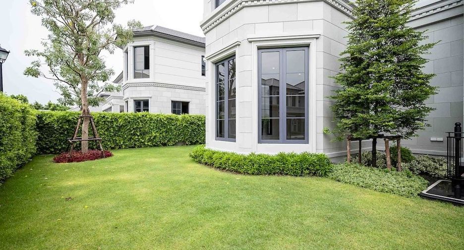 For rent 4 bedrooms house in Bang Kapi, Bangkok