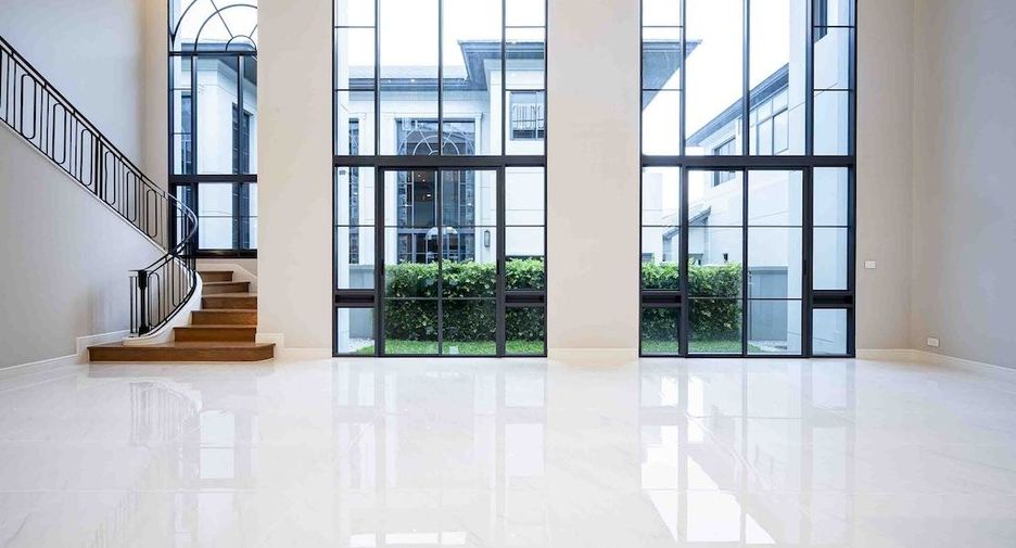 For rent 4 bedrooms house in Bang Kapi, Bangkok