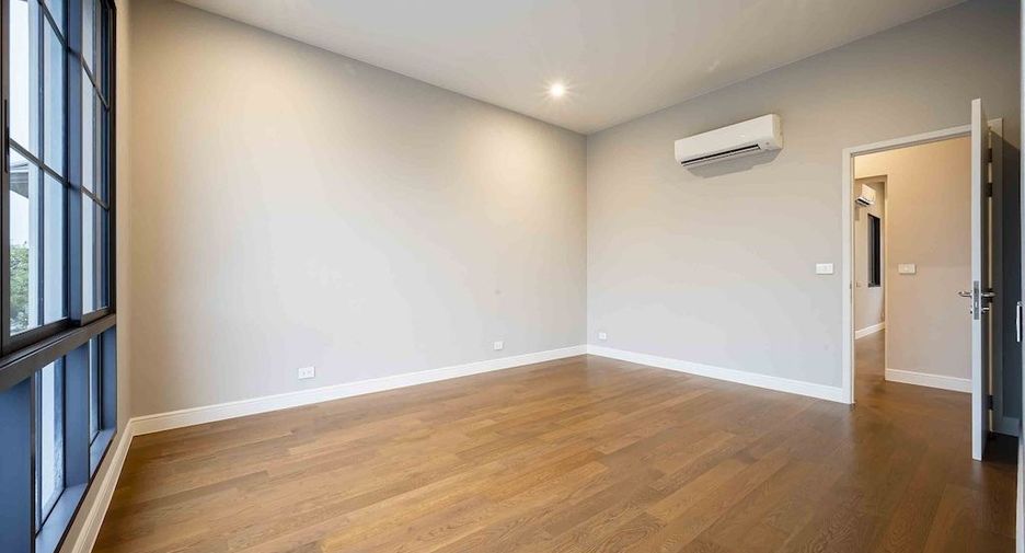 For rent 4 bedrooms house in Bang Kapi, Bangkok