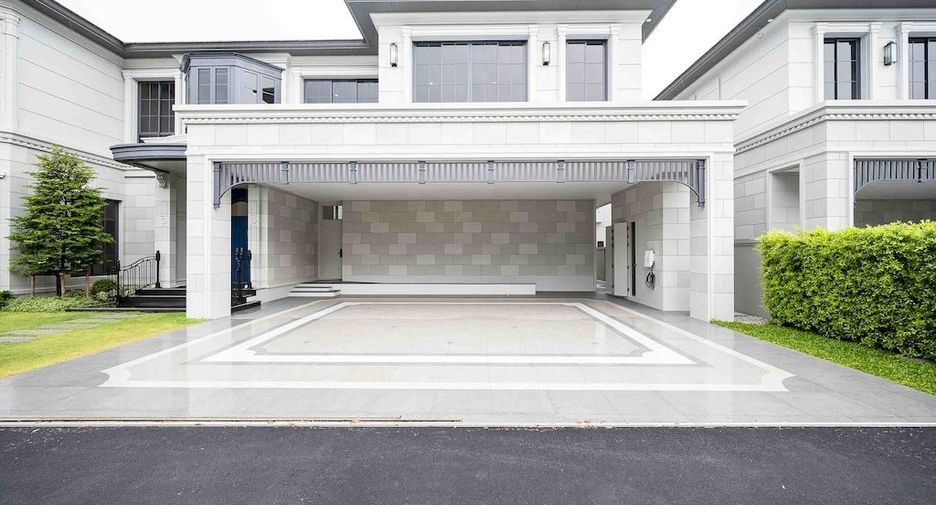 For rent 4 bedrooms house in Bang Kapi, Bangkok