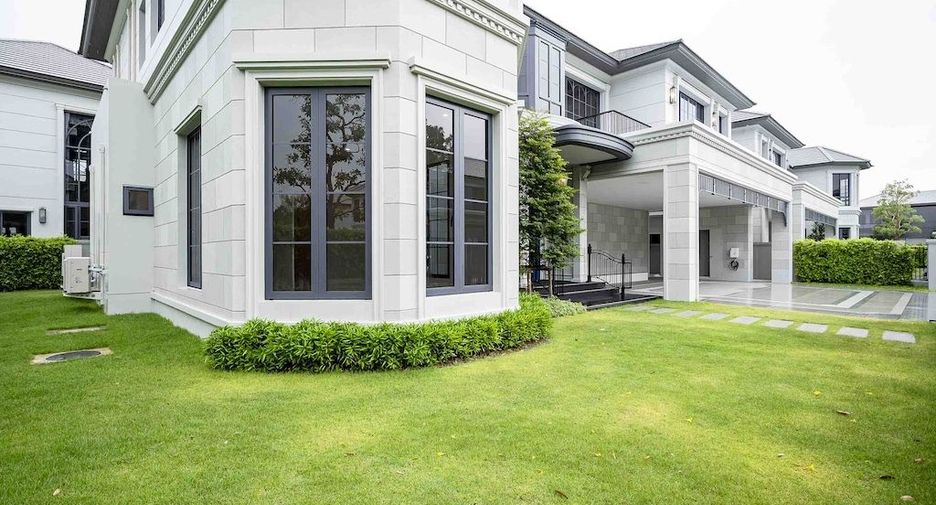 For rent 4 bedrooms house in Bang Kapi, Bangkok