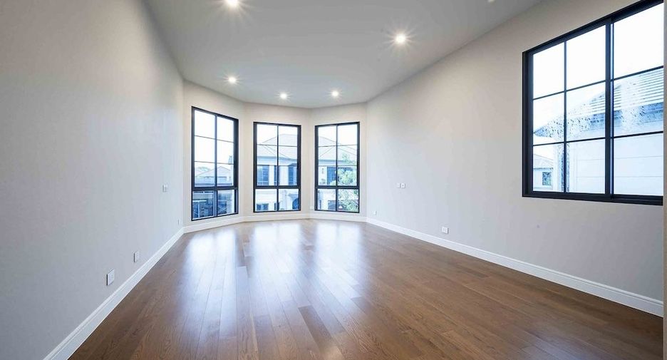 For rent 4 bedrooms house in Bang Kapi, Bangkok