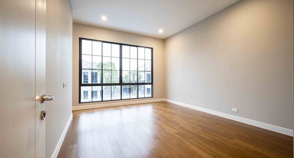 For rent 4 bedrooms house in Bang Kapi, Bangkok