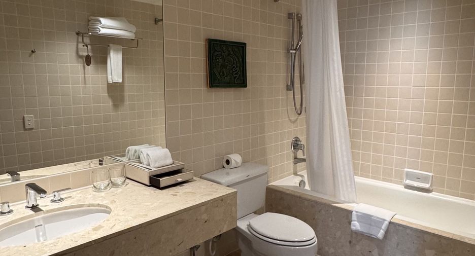 For rent 2 bedrooms condo in Yan Nawa, Bangkok