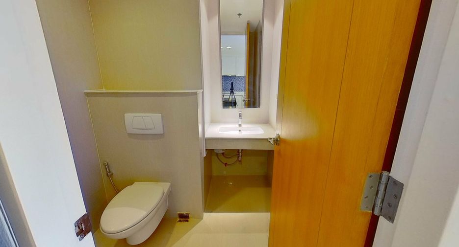 For rent 2 bedrooms condo in Pathum Wan, Bangkok