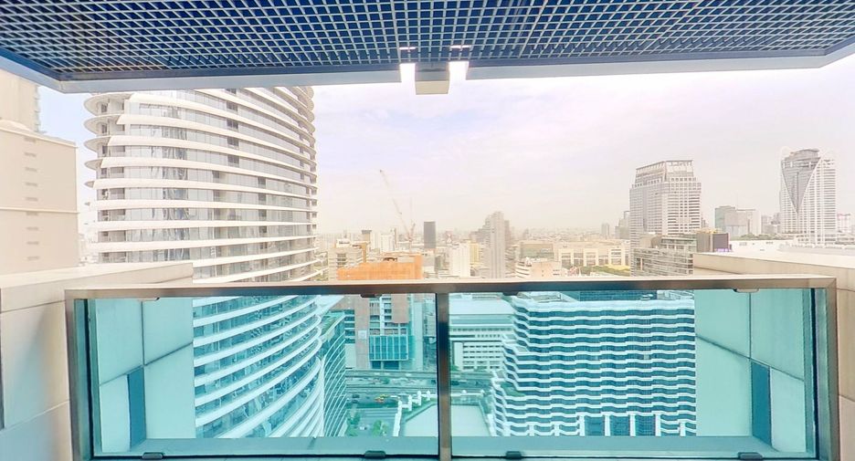 For rent 2 bedrooms condo in Pathum Wan, Bangkok
