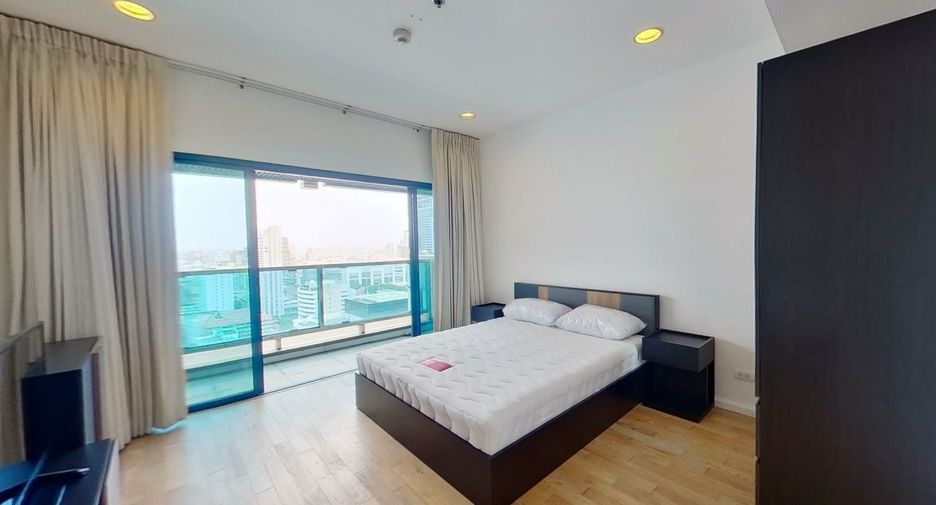 For rent 2 bedrooms condo in Pathum Wan, Bangkok