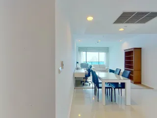 For rent 2 bedrooms condo in Pathum Wan, Bangkok