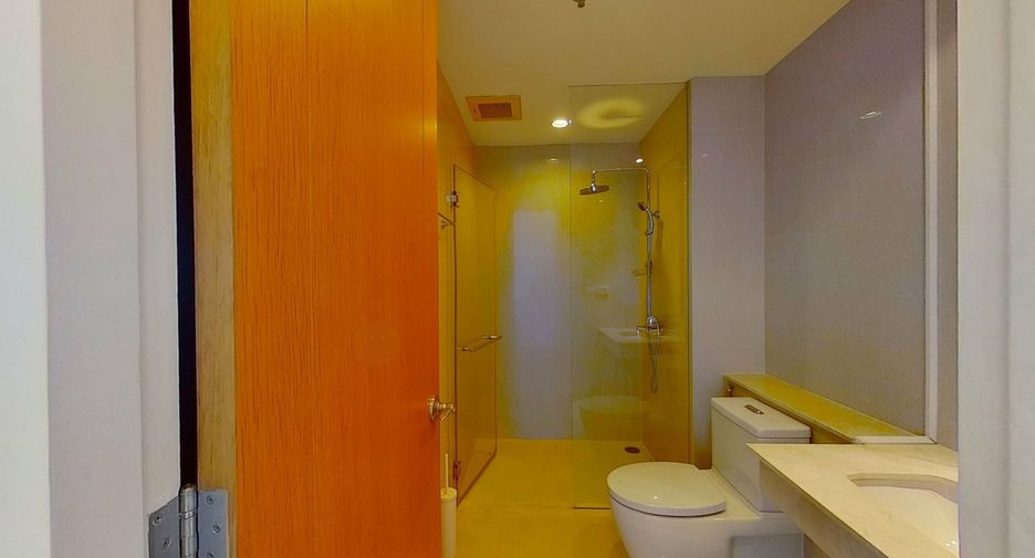 For rent 2 bedrooms condo in Pathum Wan, Bangkok
