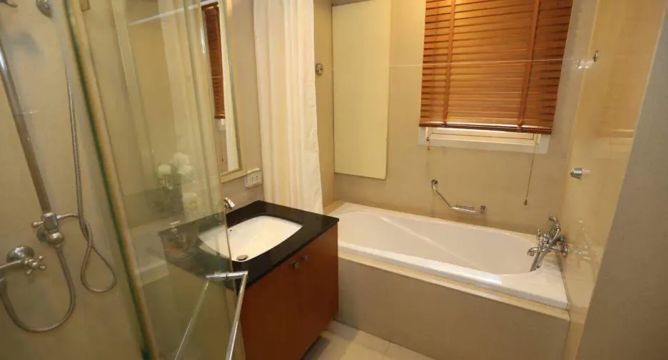 For rent 2 bedrooms condo in Watthana, Bangkok