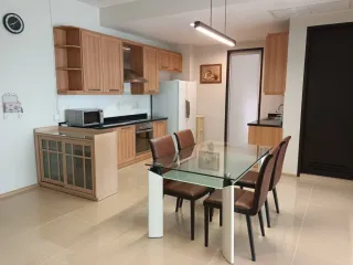 À louer 2 chambres condo à Khlong Toei, Bangkok