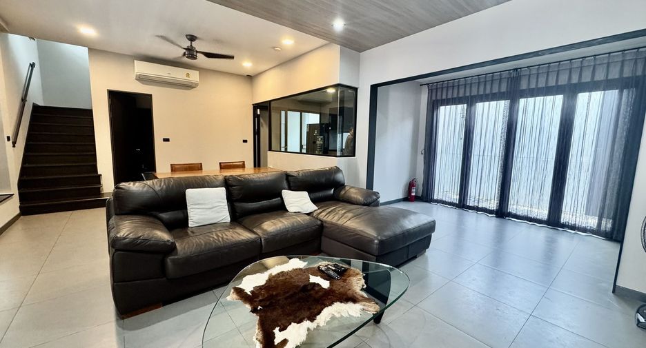 Casa en alquiler de 4 habitaciones en Bang Phli, Samut Prakan