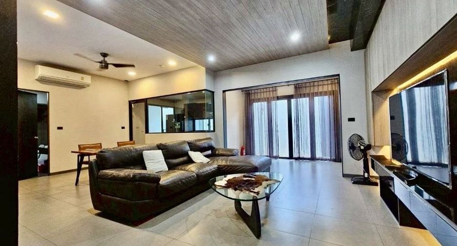 Casa en alquiler de 4 habitaciones en Bang Phli, Samut Prakan