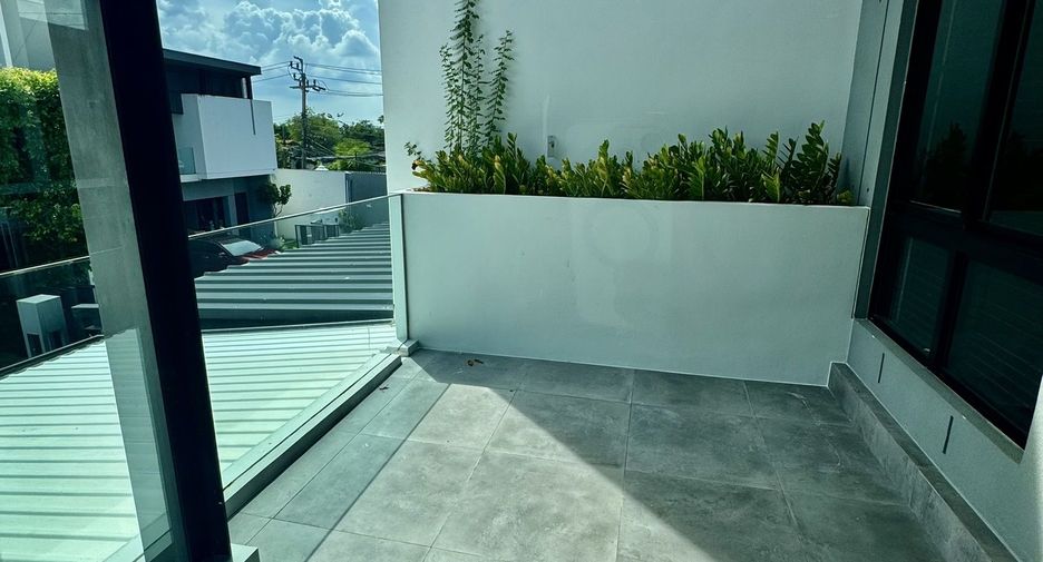 Casa en alquiler de 4 habitaciones en Bang Phli, Samut Prakan