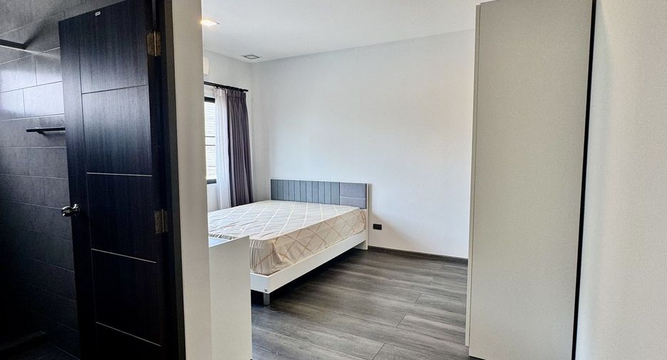 Casa en alquiler de 4 habitaciones en Bang Phli, Samut Prakan