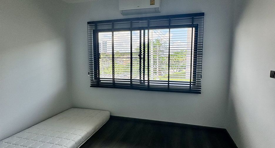 Casa en alquiler de 4 habitaciones en Bang Phli, Samut Prakan