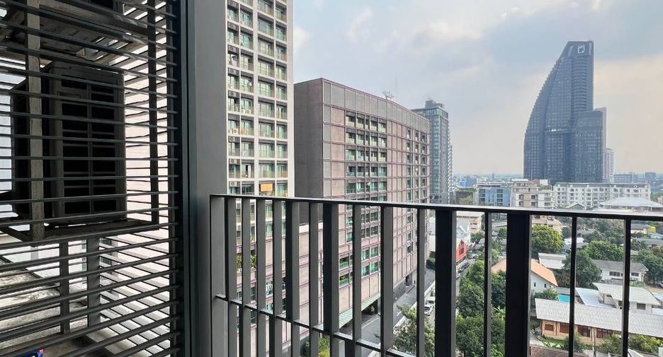 Condo en alquiler de 1 habitaciones en Khlong Toei, Bangkok