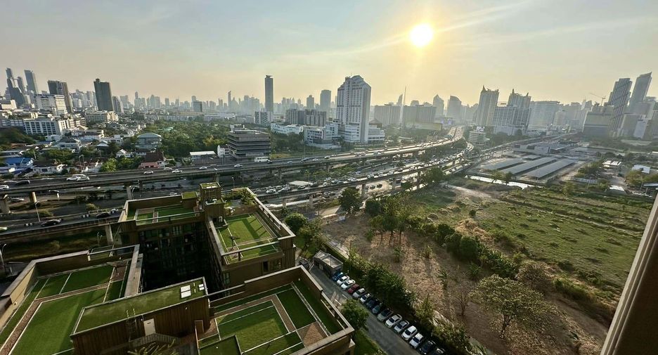 À louer 1 chambre condo à Huai Khwang, Bangkok